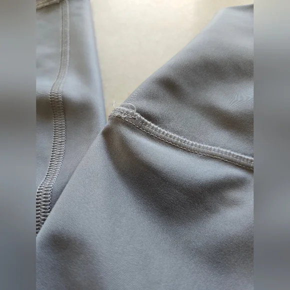 ALO Yoga Airlift High Waist Midi Leggings Silver Size XS - Picture 4 of 6